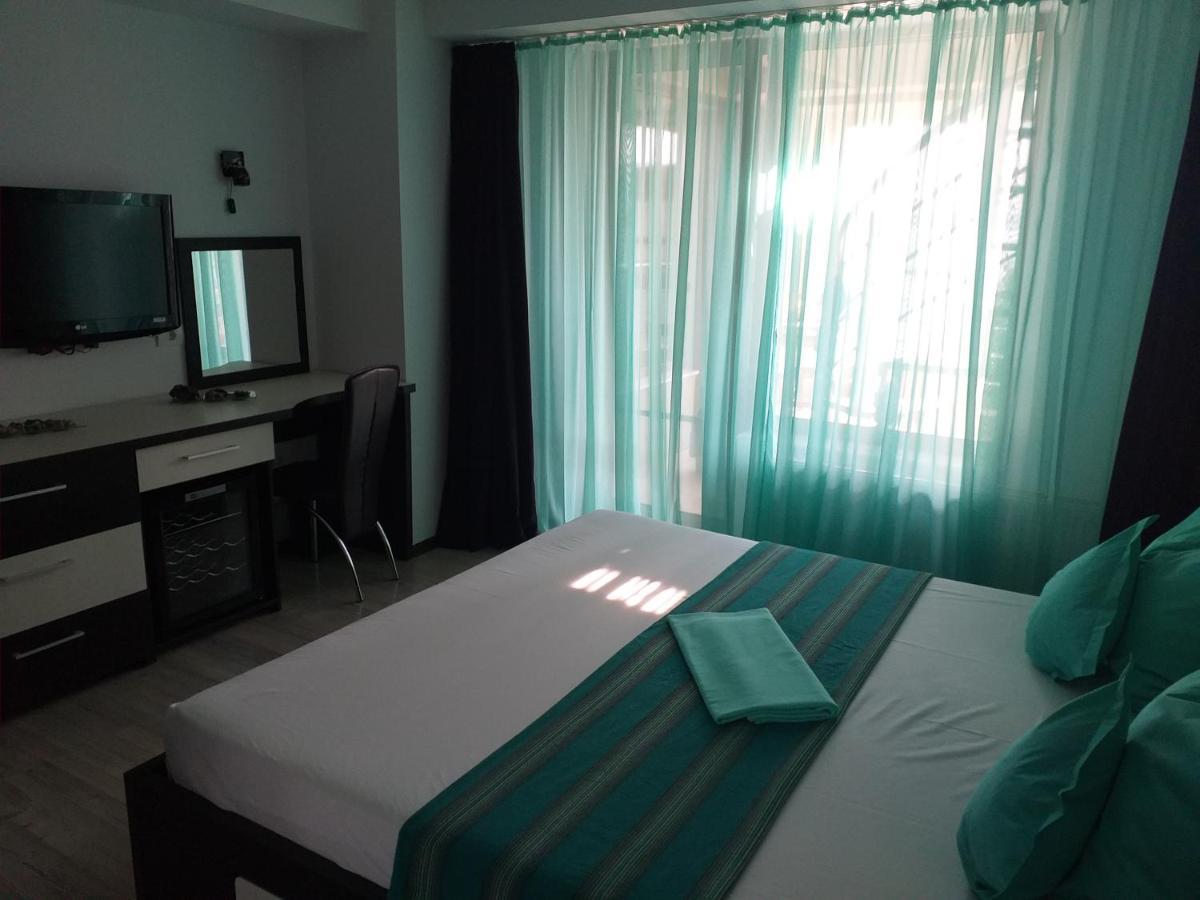 Elena'S Terrace Apartment มามายา ภายนอก รูปภาพ